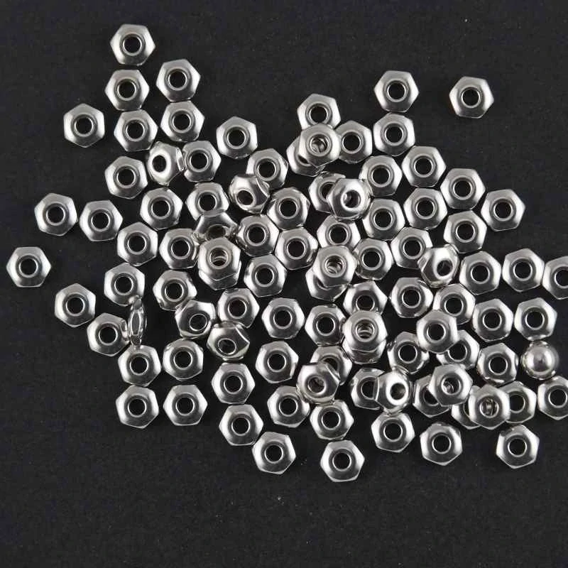 Kovový matička 5x5mm